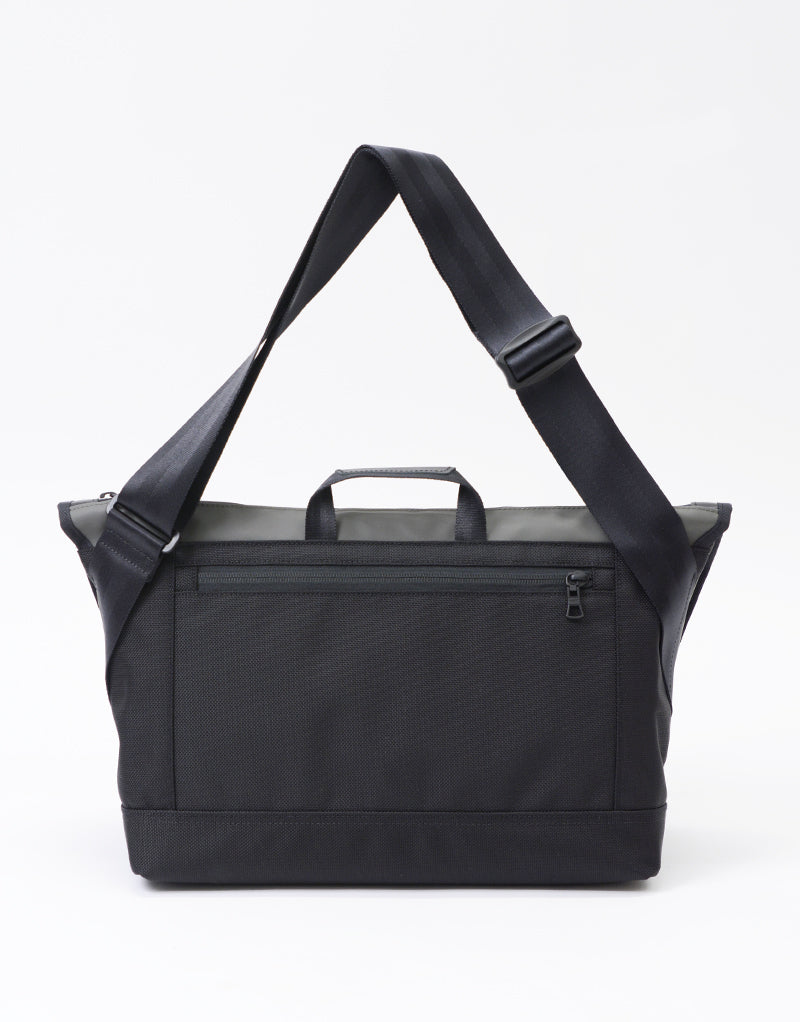 Slick messenger bag No.02487