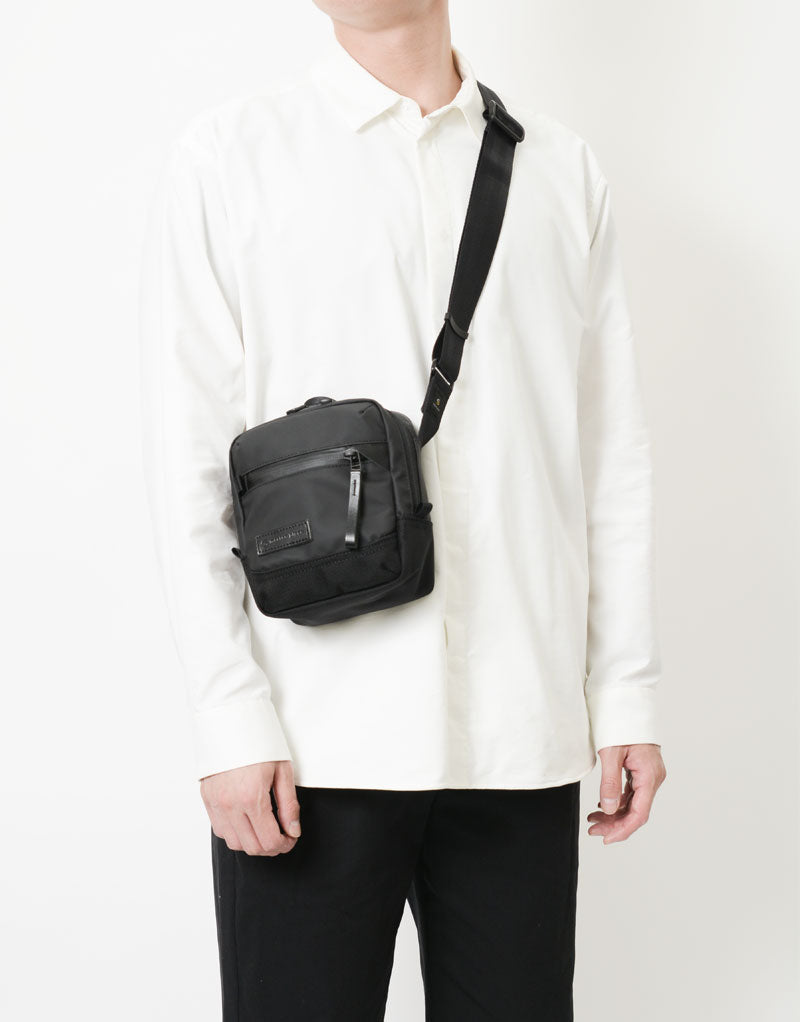 slick round-shoulder bag No. 02488