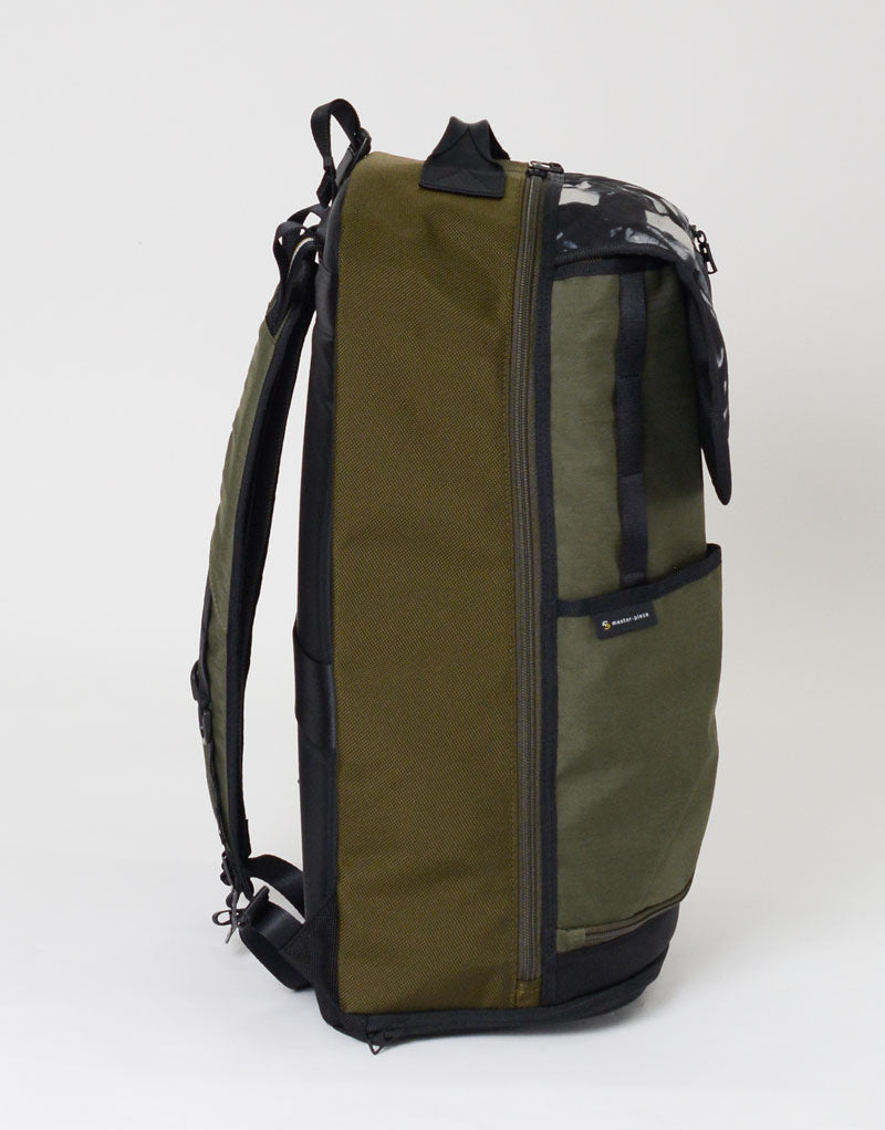 broad Backpack L No.02850