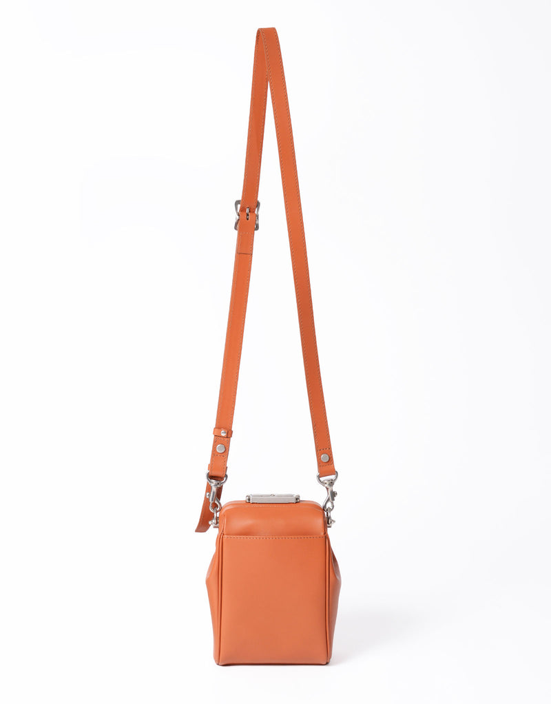 [Scheduled to be released on 10/24 (Friday)] Tact leather ver. Micro shoulder bag No.04027-l