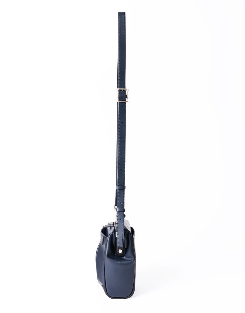 [Scheduled to be released on 10/24 (Friday)] Tact leather ver. Micro shoulder bag No.04027-l