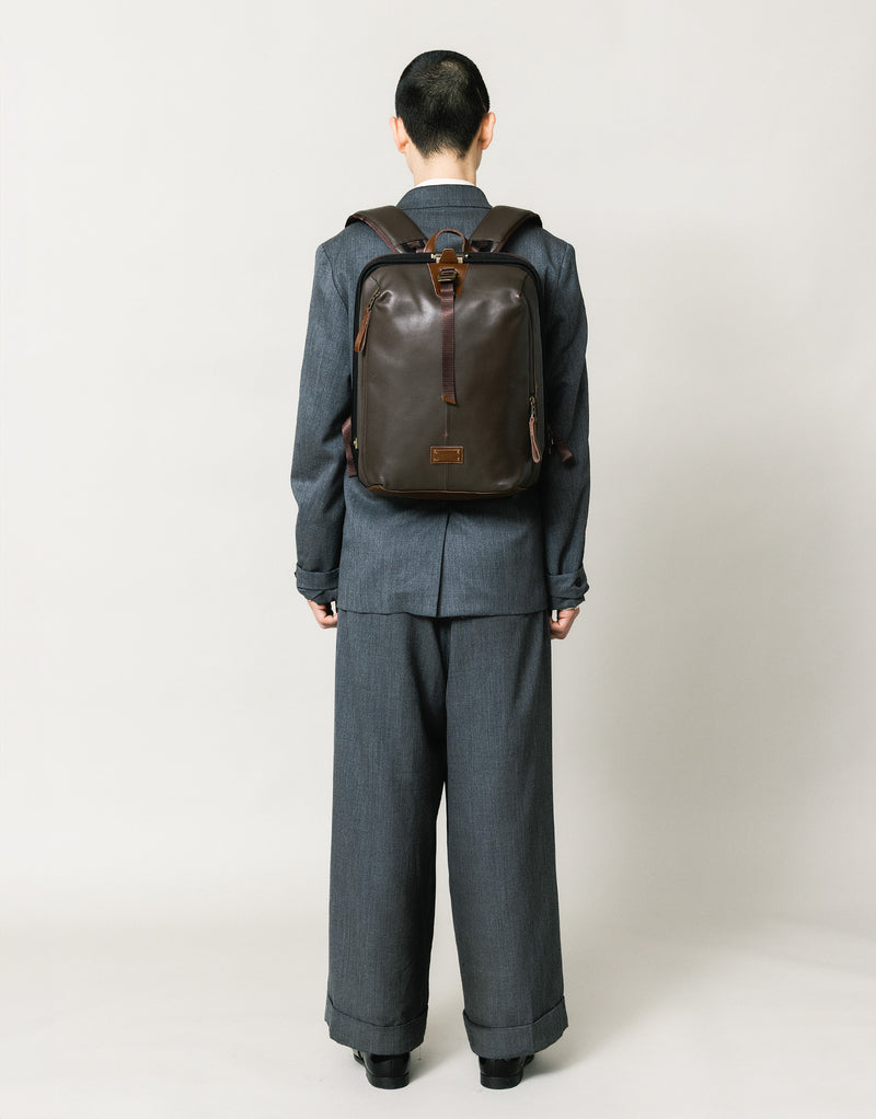 ★超美品★m!u m!u ブラウン バックパック Bump leather ver. バックパックM No.04071-l ｜master-piece