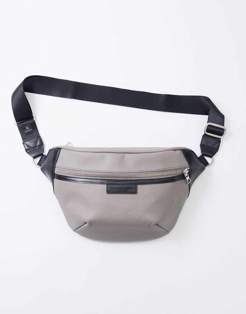 CRESCENT Sling Bag M No.525240