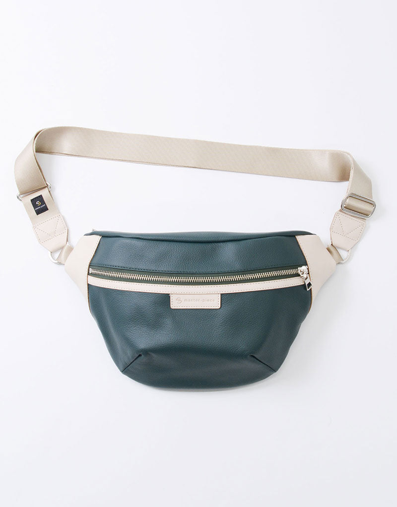 CRESCENT Sling Bag M No.525240