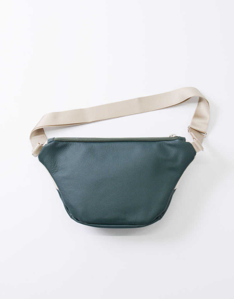 CRESCENT Sling Bag M No.525240