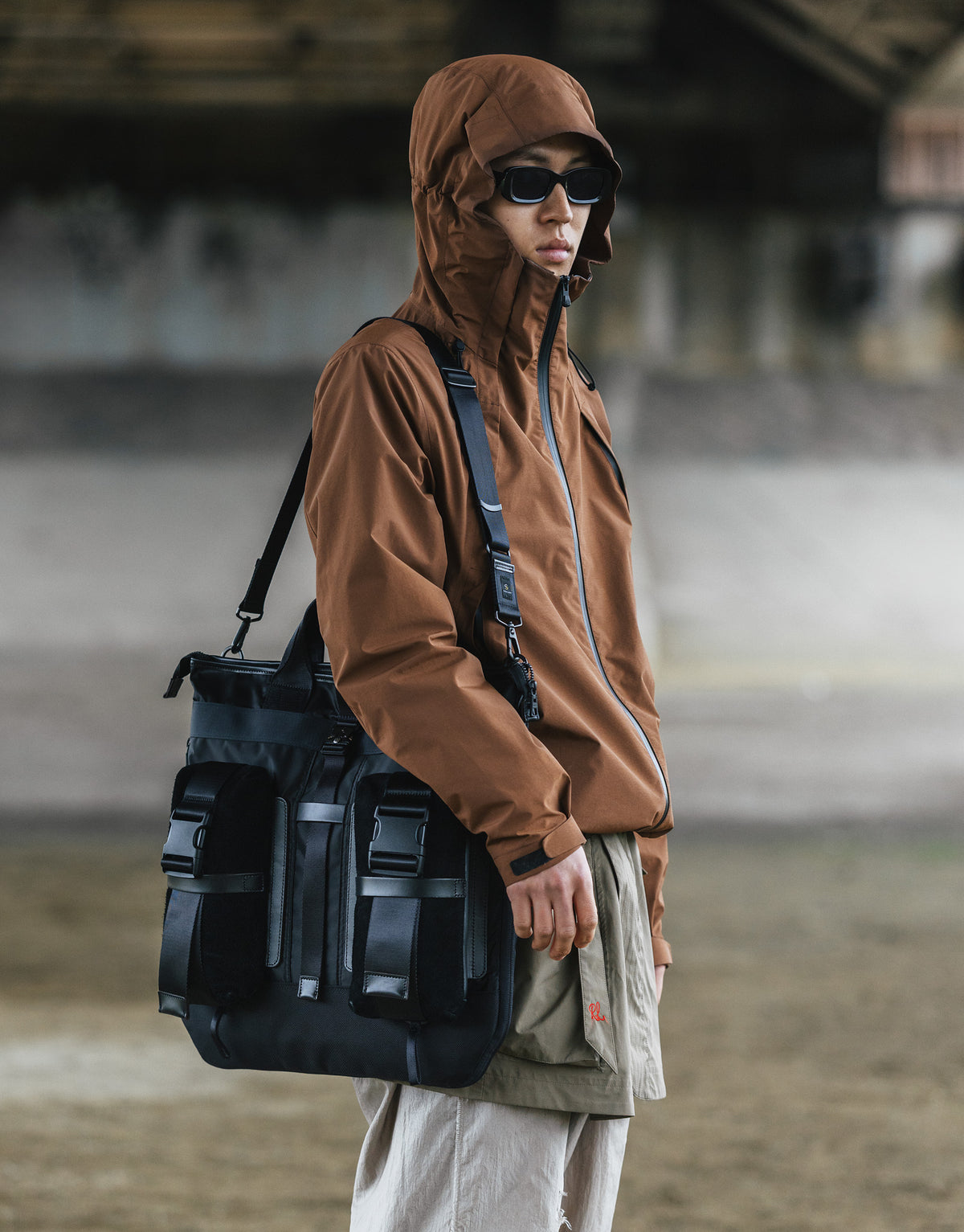 Rogue 2WAYヘルメットバッグ No.43132-v2 ｜master-piece