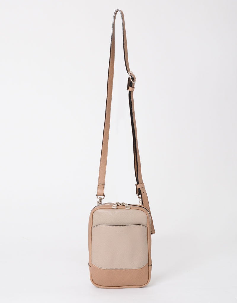 dear shoulder bag No.02800